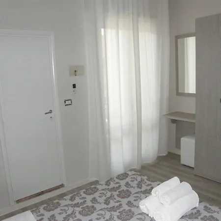 Stefan & Breakfast Hotell 3*