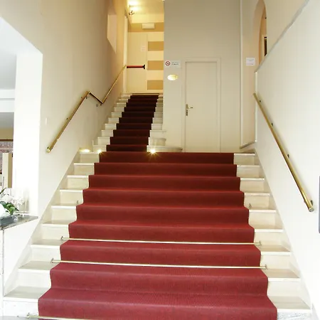 Hotel Stefan & Breakfast 3*